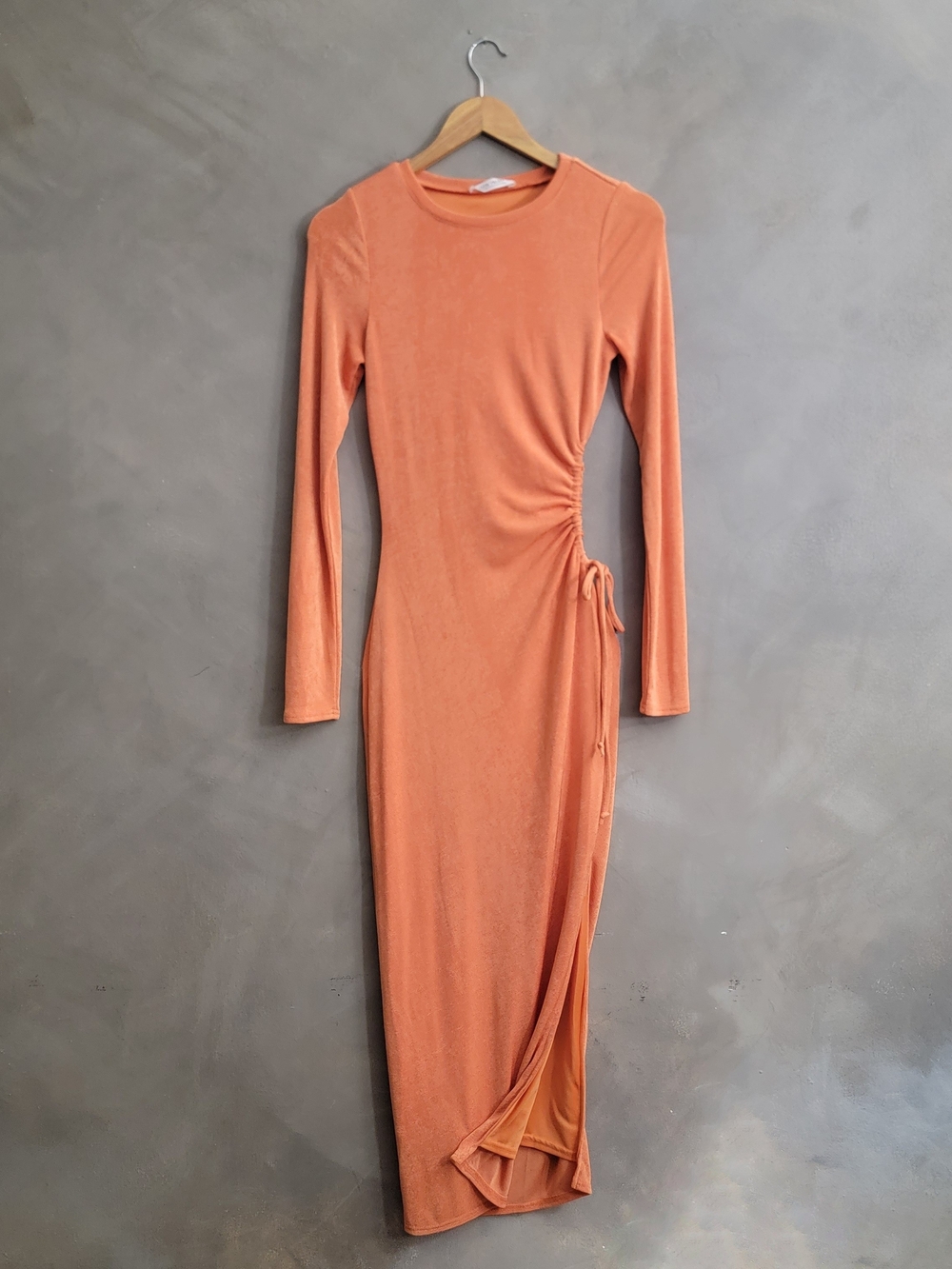 12th Tribe Long Sleeve Ruched Side Maxi Dress in Coral Orange Size M - Picture 3 of 8